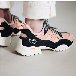 Brand Black Sz 11 Cresta sneakers trainers hiking pink black NIB men’s 9.5